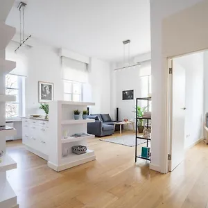 Old Town Heart Vii - Thebarbican Apartment Warschau